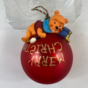 Disney Store Vintage Pooh's Winter Wonderland 1996 5.5”‎ Ornament